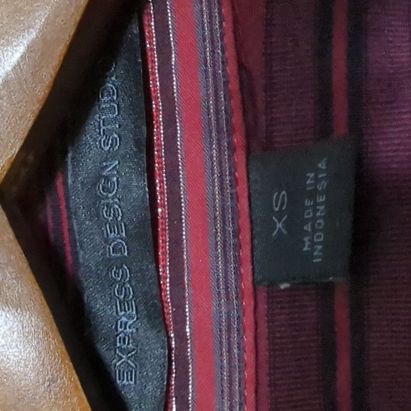 Express Design Studio Button Down Blouse - Picture 3 of 8